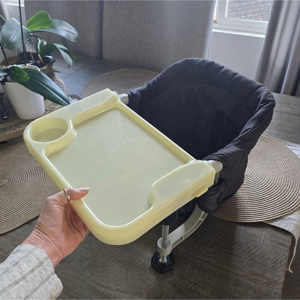 Toogle portable highchair black